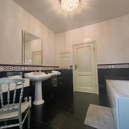 Palac Wieniawskich - Apartamenty, Hotelowe Hotel Chlebnia